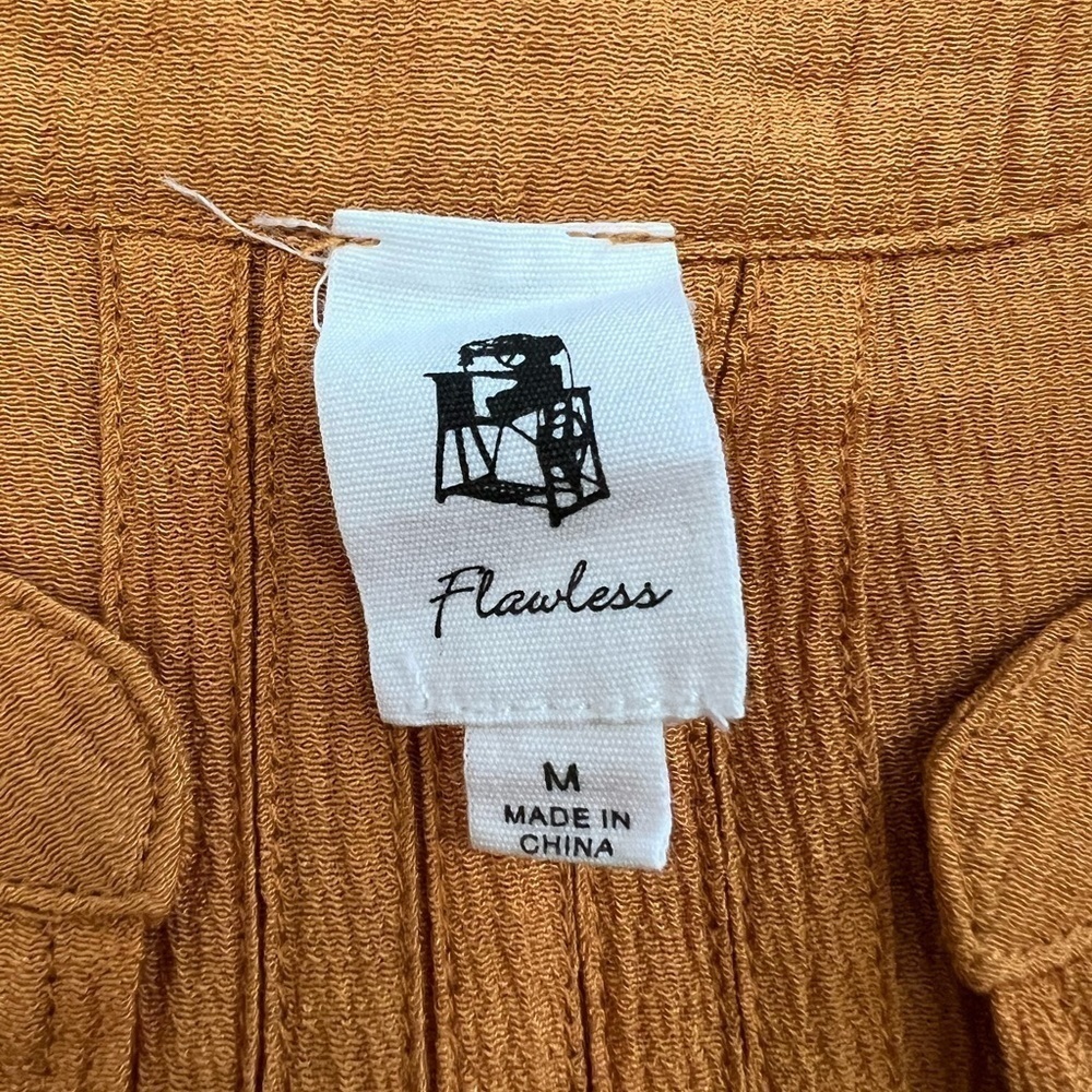 Flawless Santa Cruz Chic Shift Top in Golden Honey - Size M - Picture 9 of 10